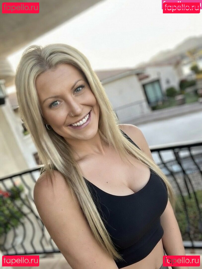 Aspen Rain Nude Onlyfans Photo 24