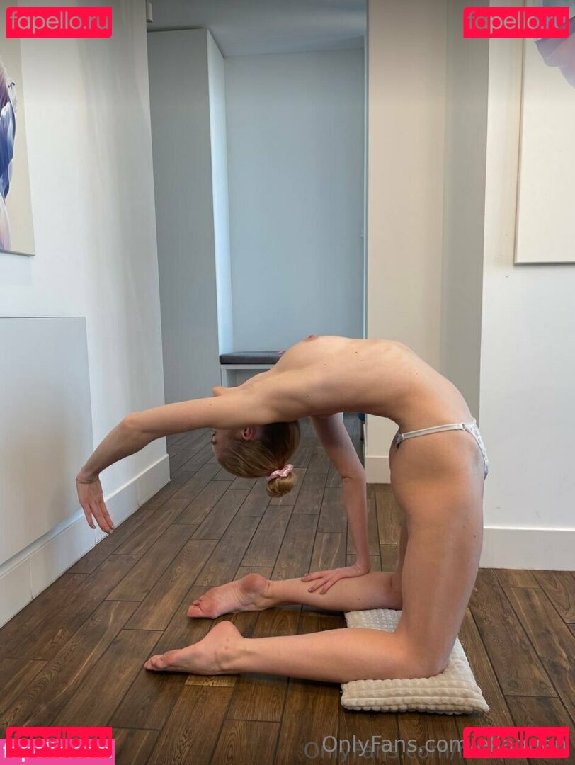 ellaquen Nude Onlyfans Photo 15