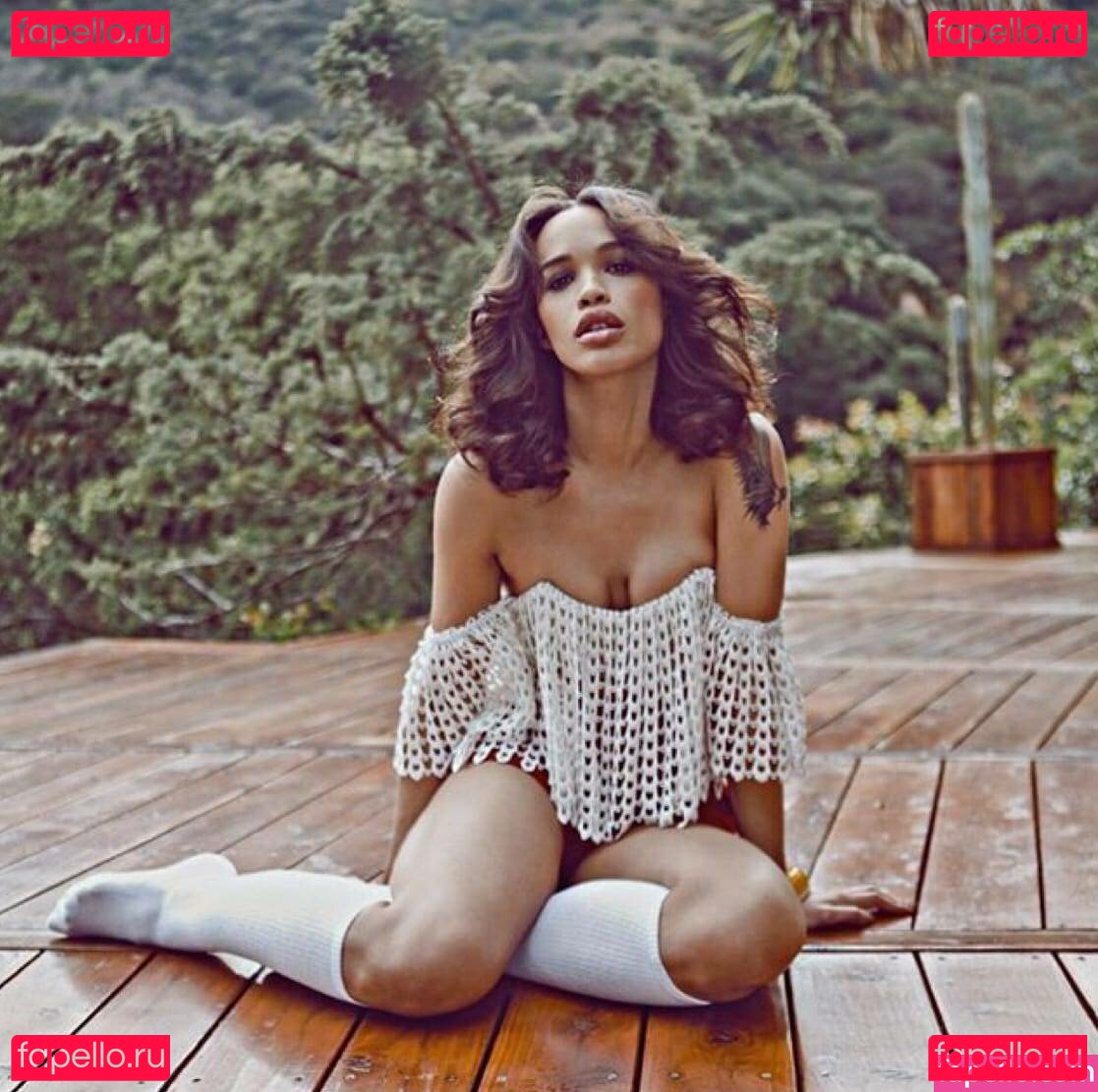 Cleopatra Coleman Nude Onlyfans Photo 37