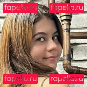 Kelly Apraez Onlyfans Photo Gallery 