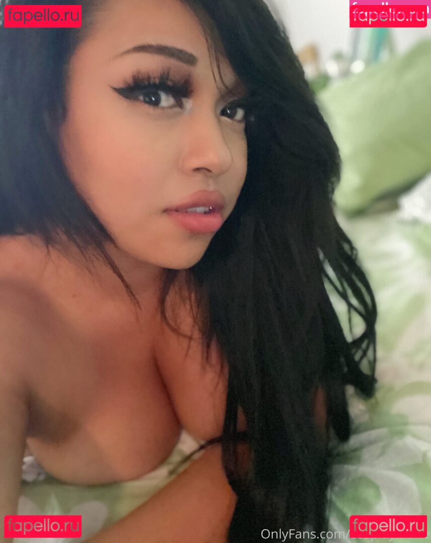 wachamarie Nude Onlyfans Photo 20