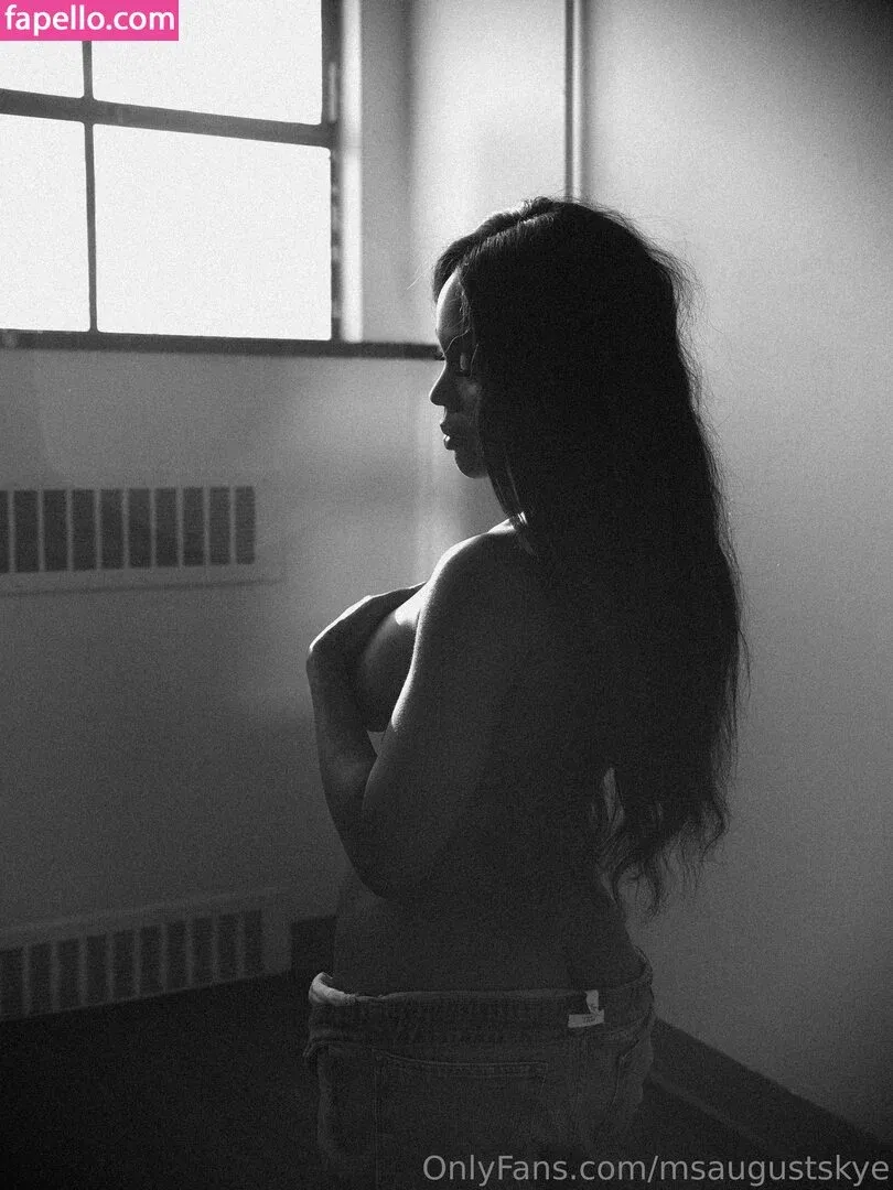 msaugustskye Onlyfans Photo Gallery 