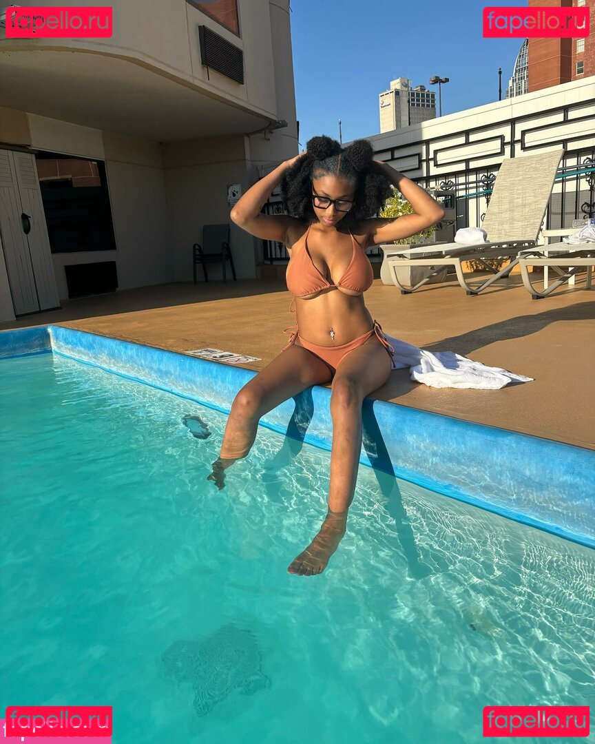 Alicia Adams Nude Onlyfans Photo 27
