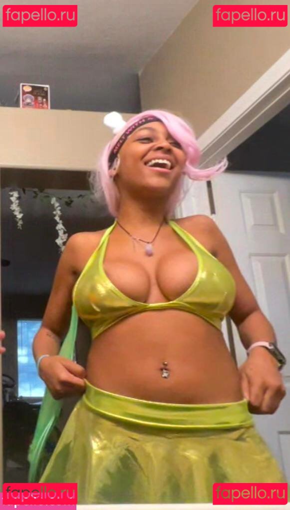 Alicia Adams Nude Onlyfans Photo 13