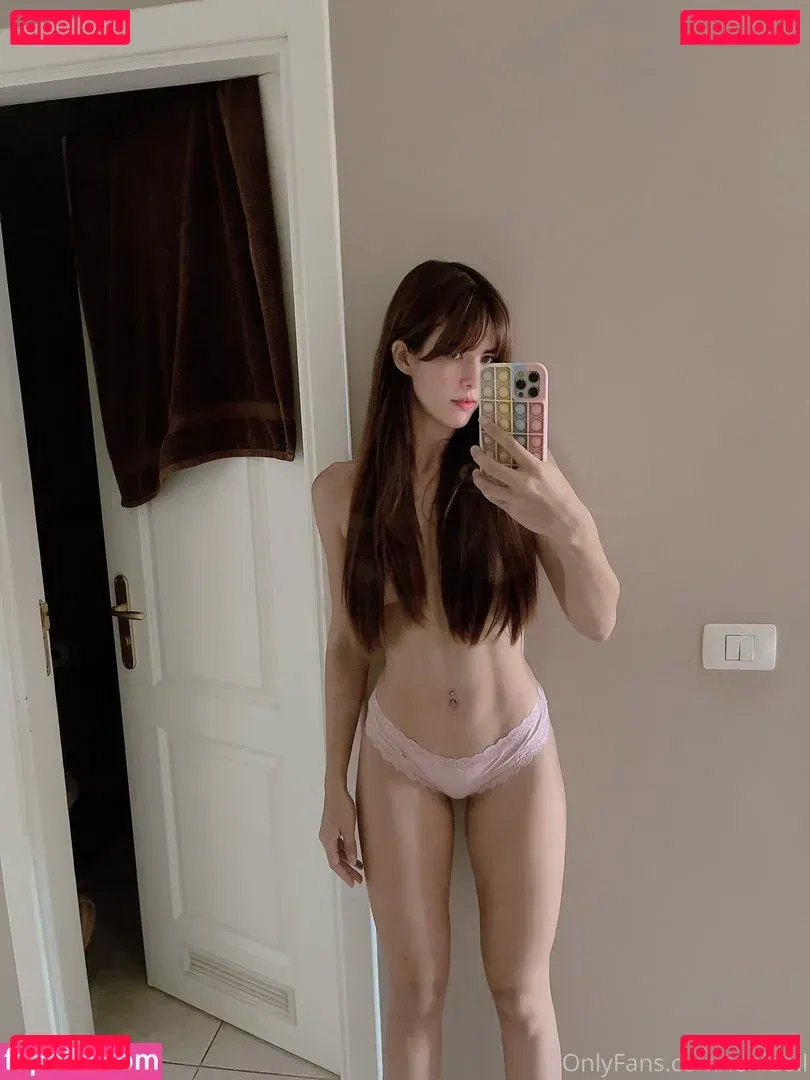 Leni Doll Onlyfans Photo Gallery 