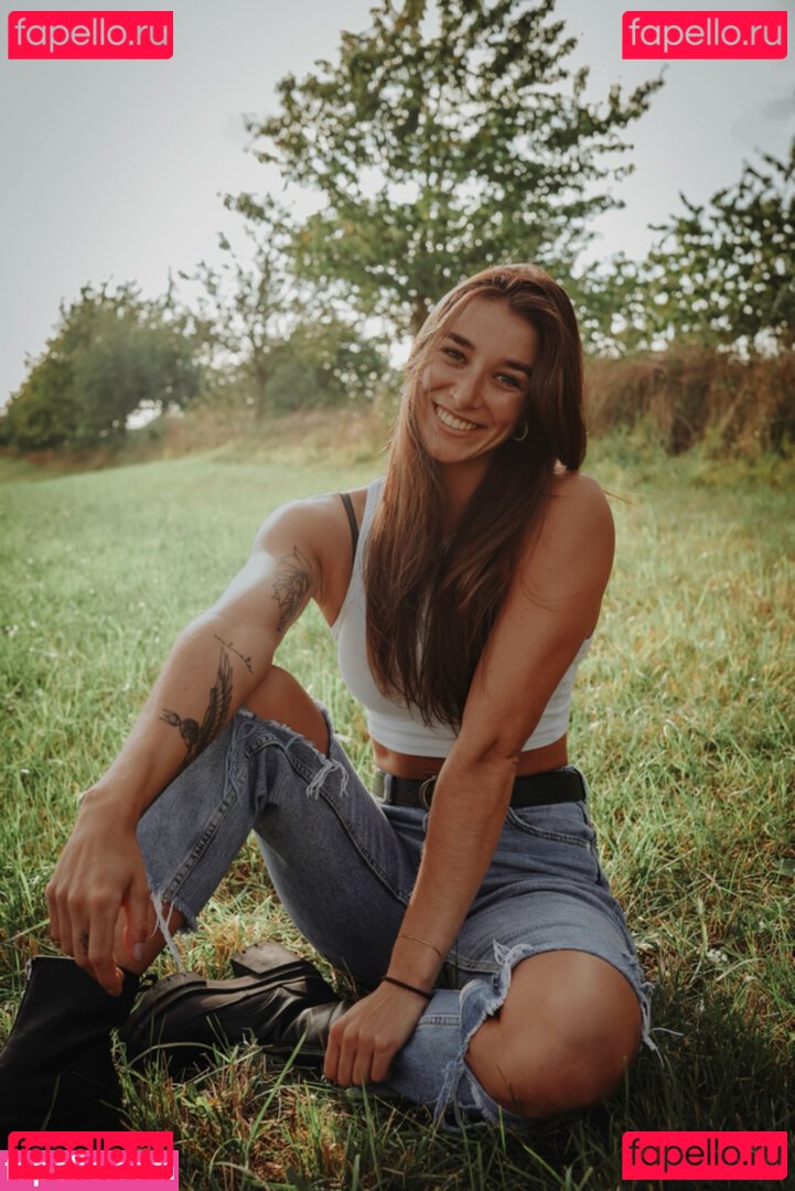 Wer kennt sie? Nude Onlyfans Photo 30