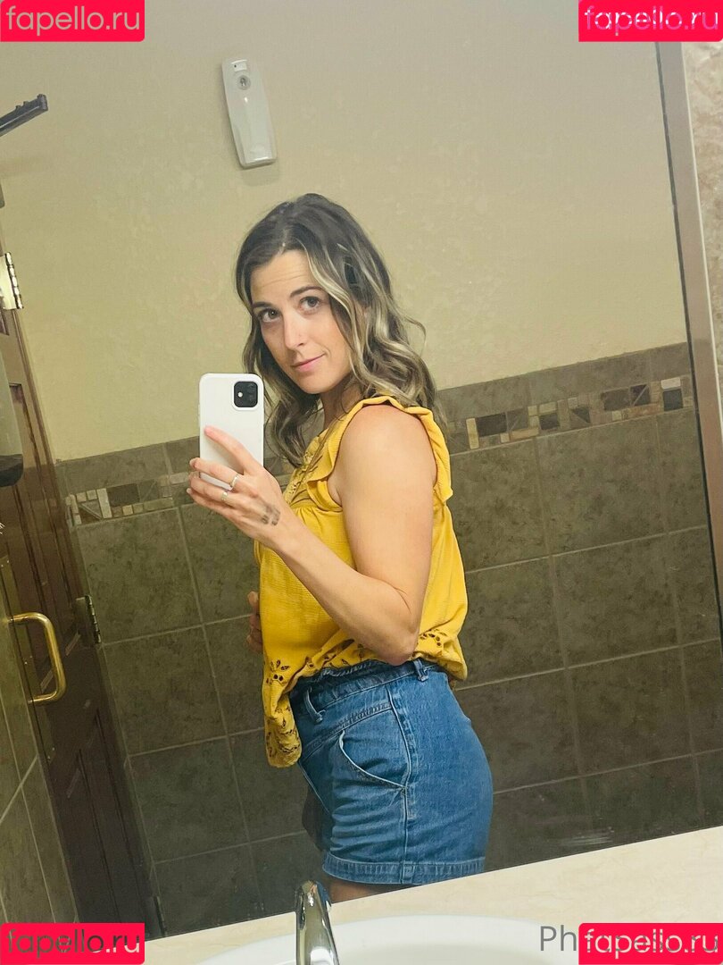 clever.belle5 Onlyfans Photo Gallery 