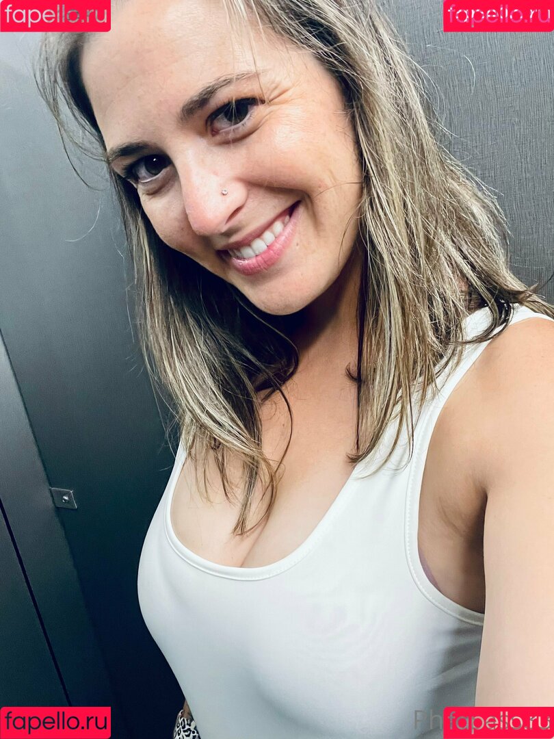 clever.belle5 Onlyfans Photo Gallery 