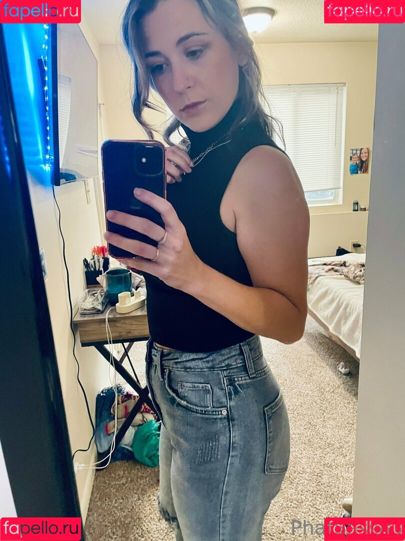 clever.belle5 Onlyfans Photo Gallery 