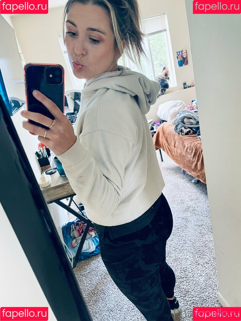 clever.belle5 Onlyfans Photo Gallery 