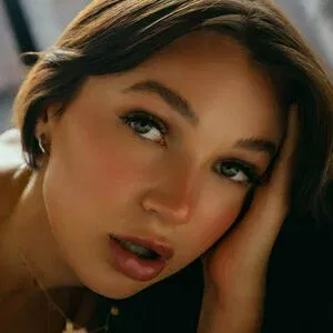 Gracewearslace Onlyfans Photo Gallery 