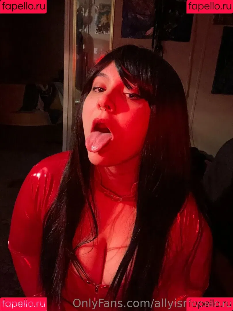 allyismyname Onlyfans Photo Gallery 