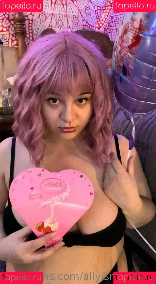 allyismyname Onlyfans Photo Gallery 