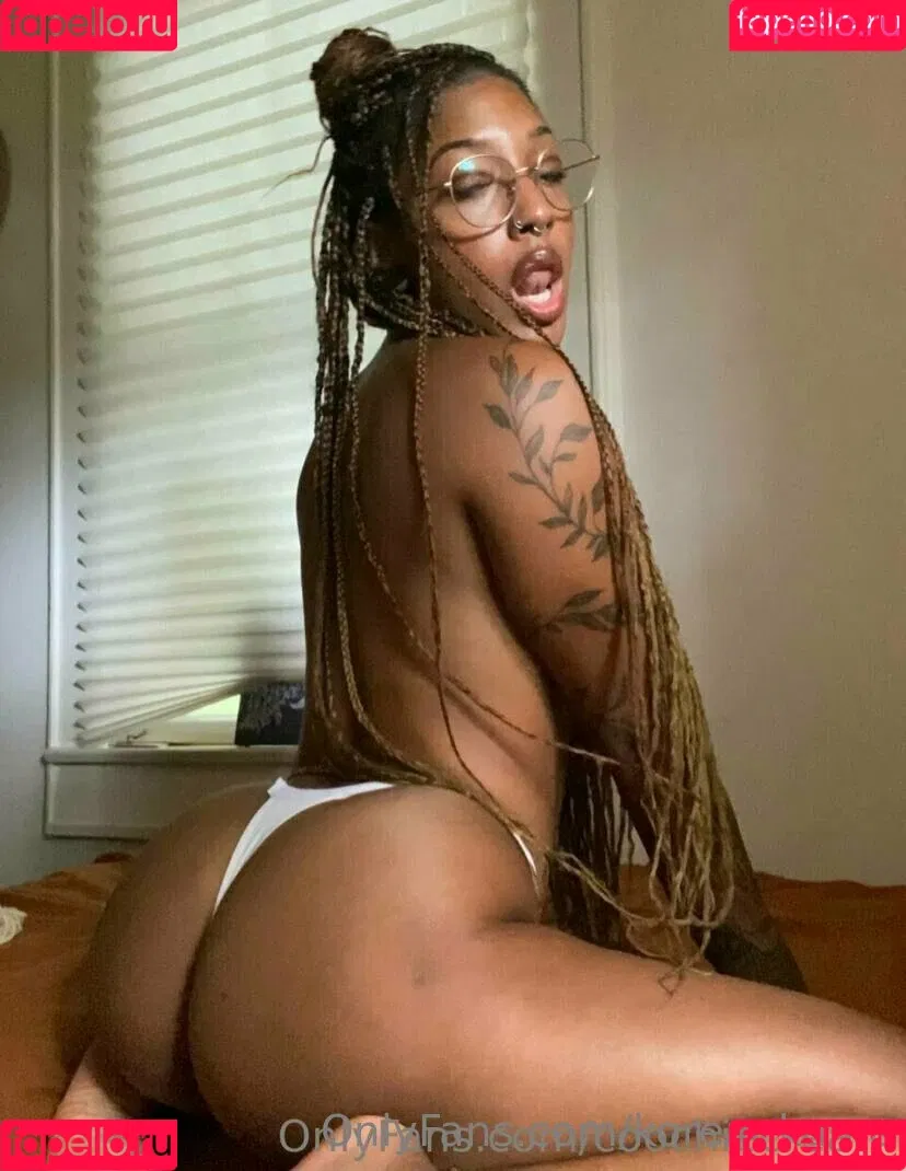 koreankums Onlyfans Photo Gallery 