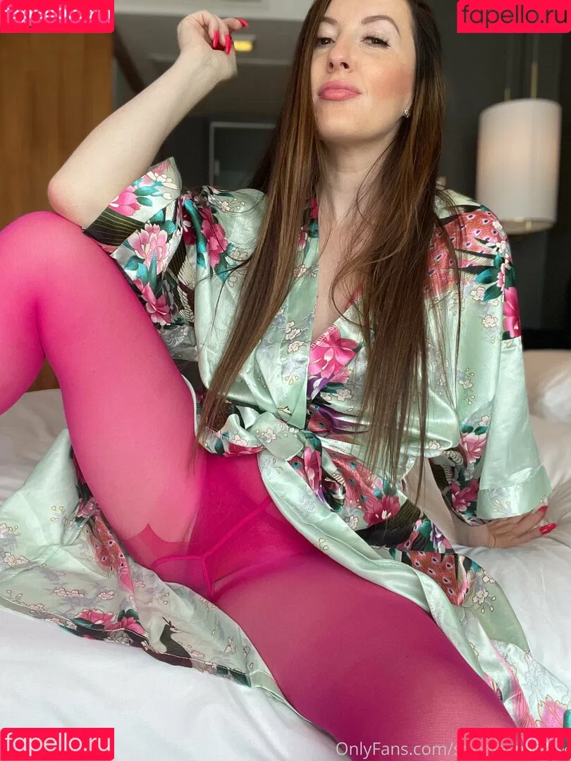 sophiasmithuk Onlyfans Photo Gallery 