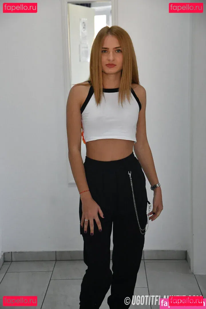 Ugotitflauntit Onlyfans Photo Gallery 