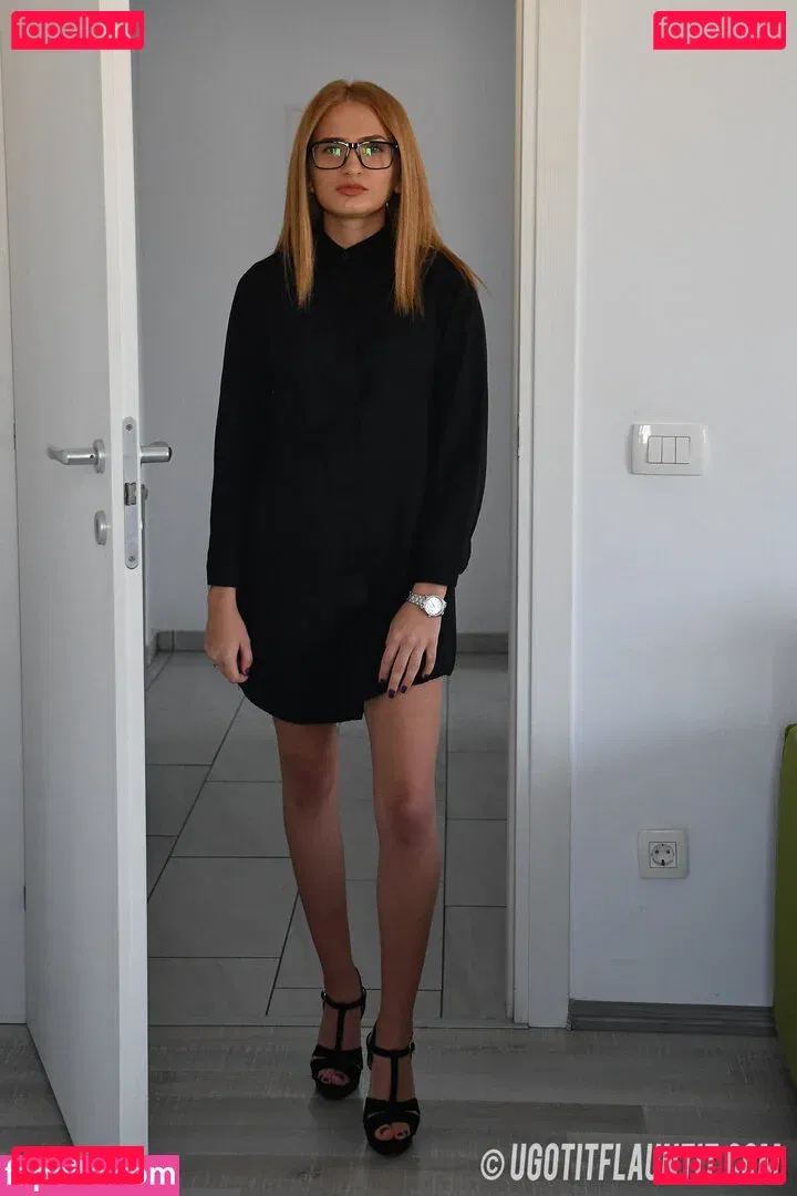 Ugotitflauntit Onlyfans Photo Gallery 