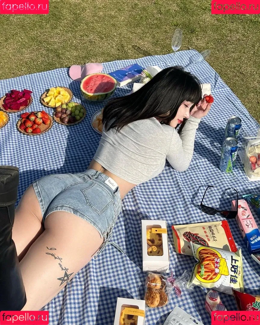 Hitomi Songyuxin Onlyfans Photo Gallery 