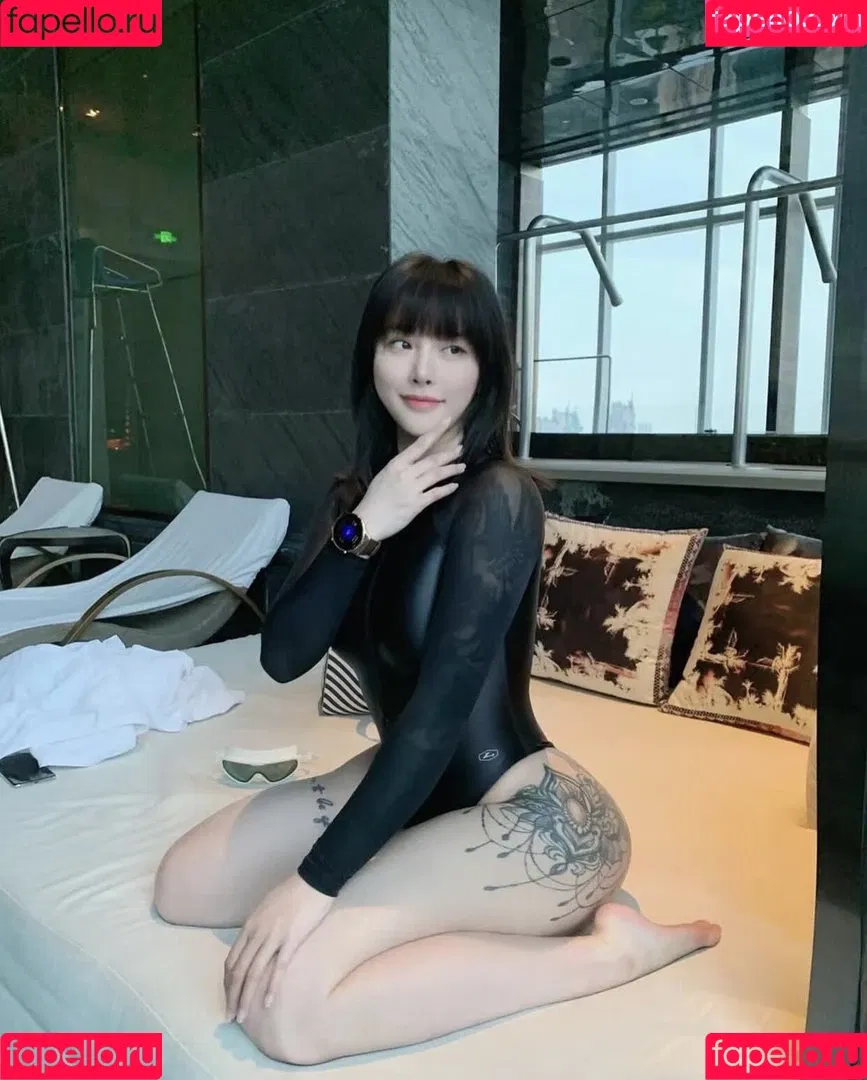 Hitomi Songyuxin Onlyfans Photo Gallery 