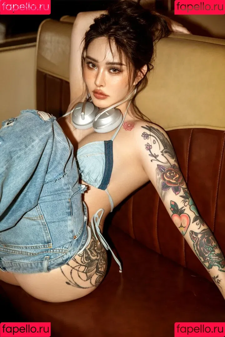 Hitomi Songyuxin Onlyfans Photo Gallery 