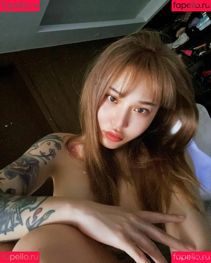 Hitomi Songyuxin Onlyfans Photo Gallery 