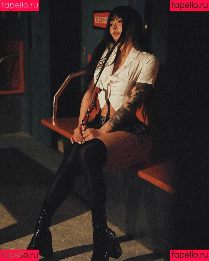 Hitomi Songyuxin Onlyfans Photo Gallery 