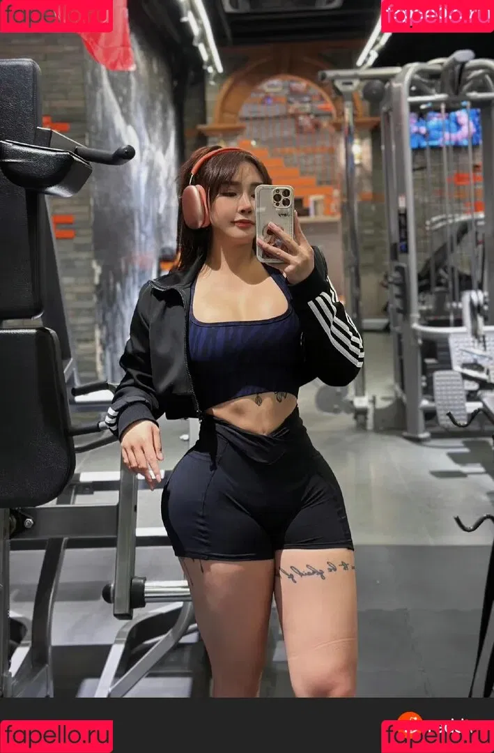 Hitomi Songyuxin Onlyfans Photo Gallery 