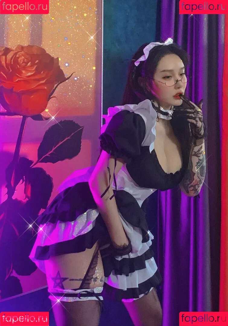 Hitomi Songyuxin Onlyfans Photo Gallery 
