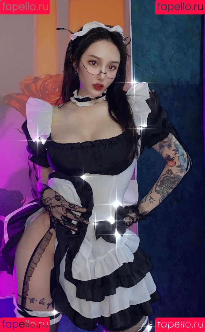 Hitomi Songyuxin Onlyfans Photo Gallery 