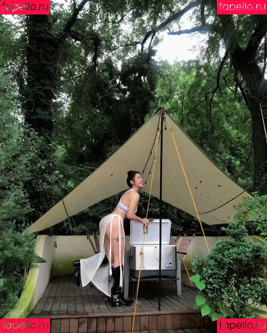 Hitomi Songyuxin Onlyfans Photo Gallery 