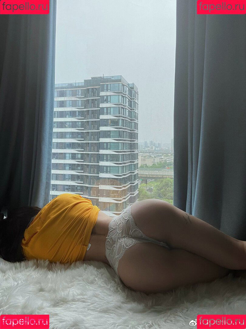 Hitomi Songyuxin Onlyfans Photo Gallery 