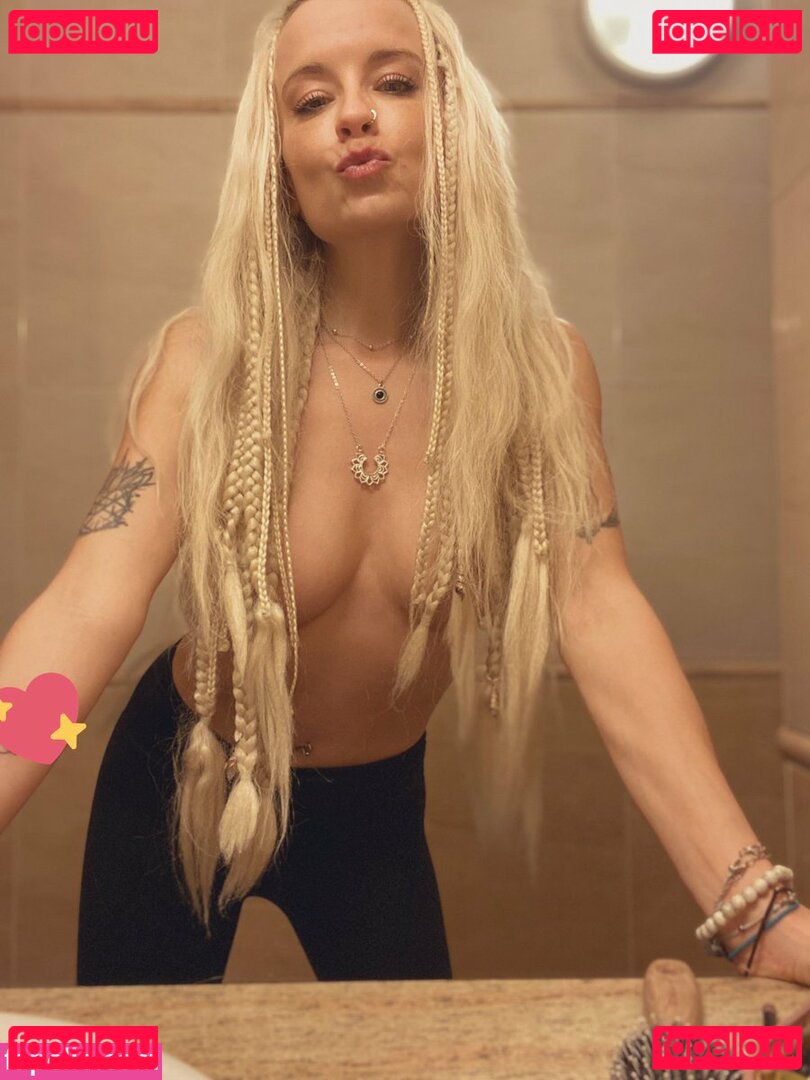 Mia Julia VIP Nude Onlyfans Photo 32