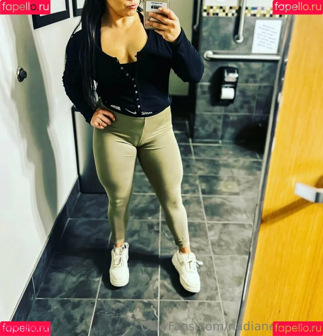 nadianevertells Onlyfans Photo Gallery 