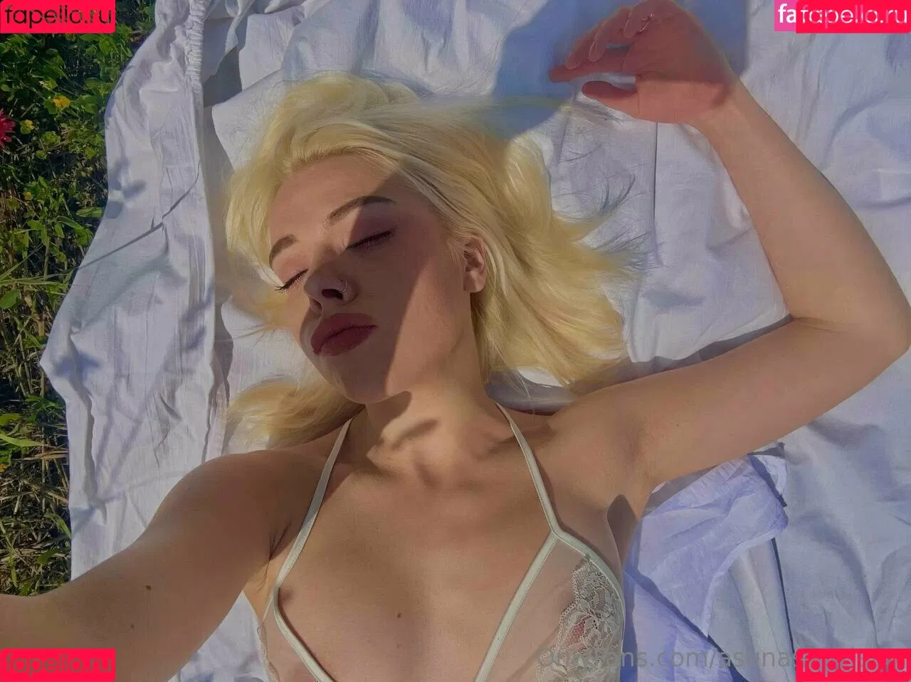 littlesabrina Onlyfans Photo Gallery 