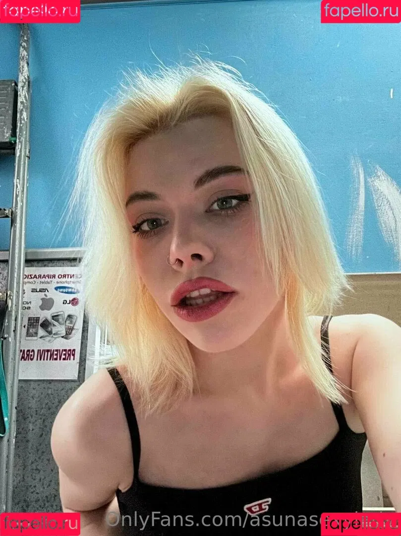 littlesabrina Onlyfans Photo Gallery 