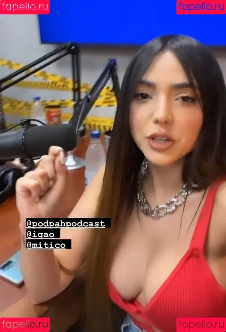 Nyvi Estephan Onlyfans Photo Gallery 