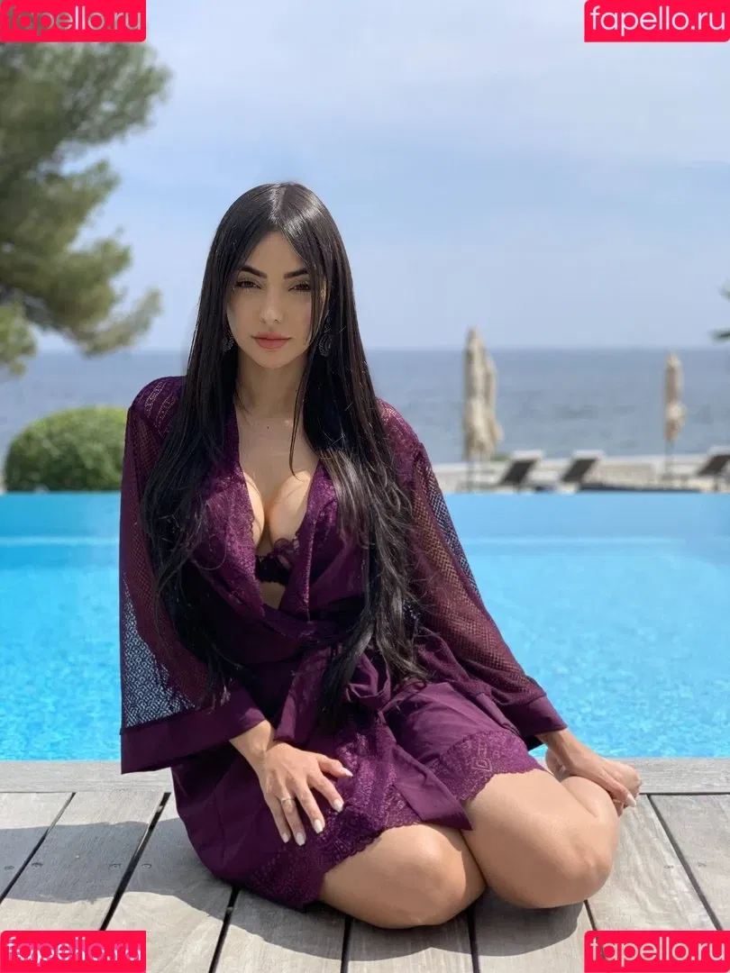 Nyvi Estephan Onlyfans Photo Gallery 