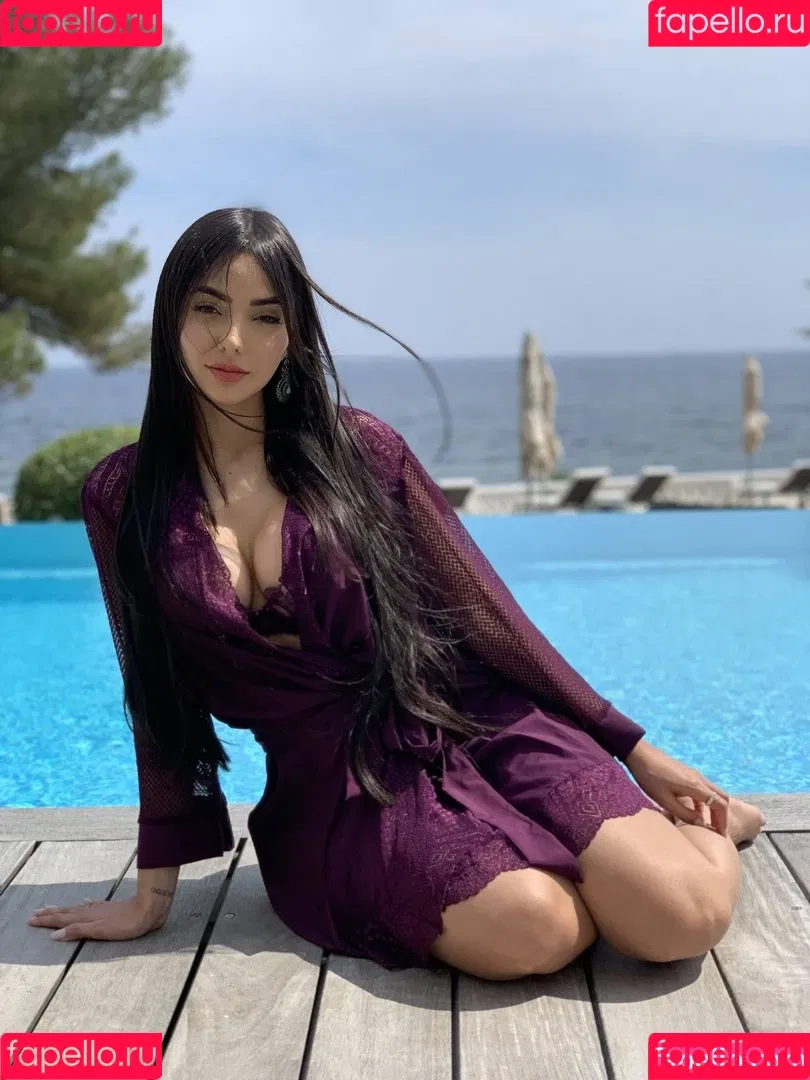Nyvi Estephan Onlyfans Photo Gallery 