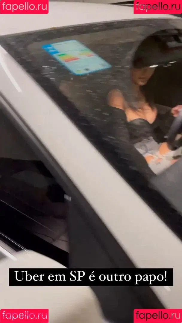 Nyvi Estephan Onlyfans Photo Gallery 