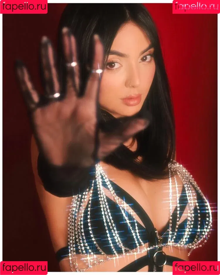 Nyvi Estephan Onlyfans Photo Gallery 