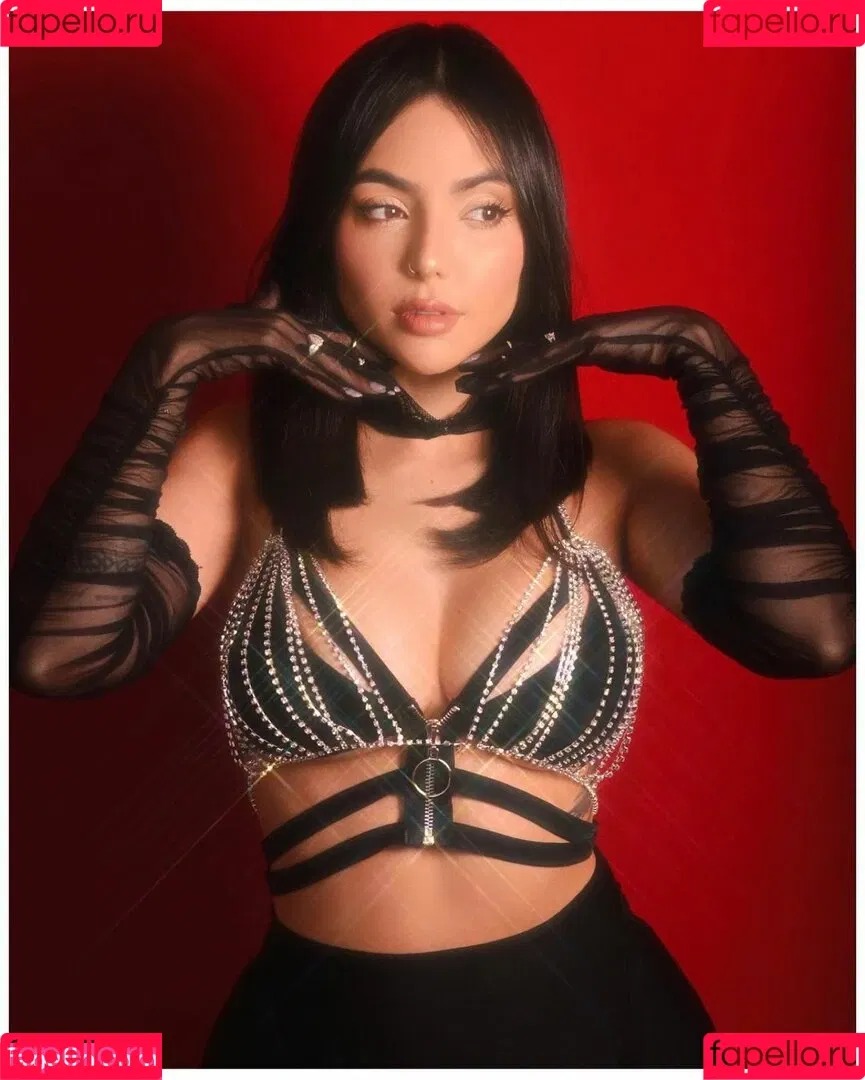 Nyvi Estephan Onlyfans Photo Gallery 