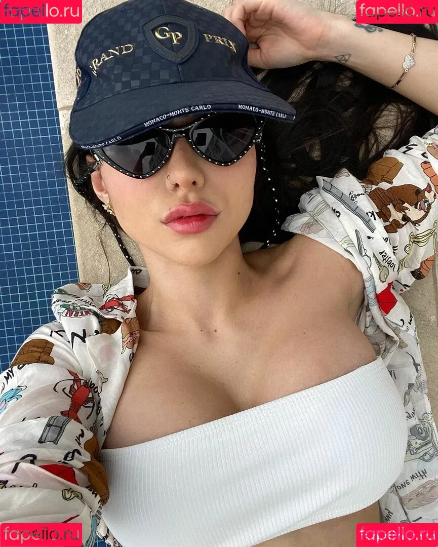 Nyvi Estephan Onlyfans Photo Gallery 