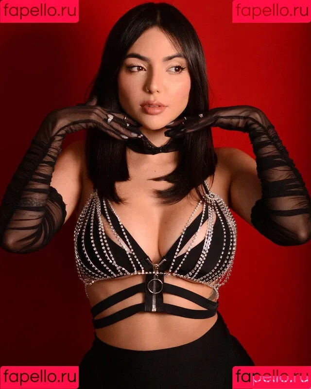 Nyvi Estephan Onlyfans Photo Gallery 