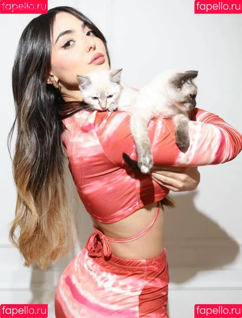 Nyvi Estephan Onlyfans Photo Gallery 