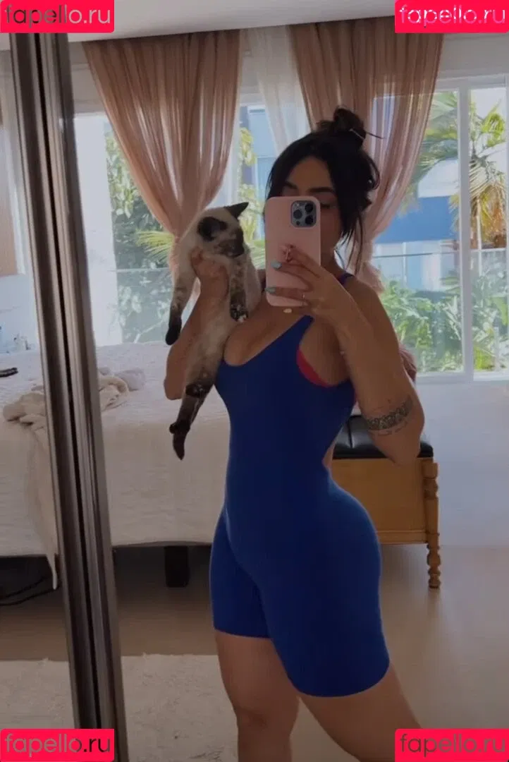 Nyvi Estephan Onlyfans Photo Gallery 