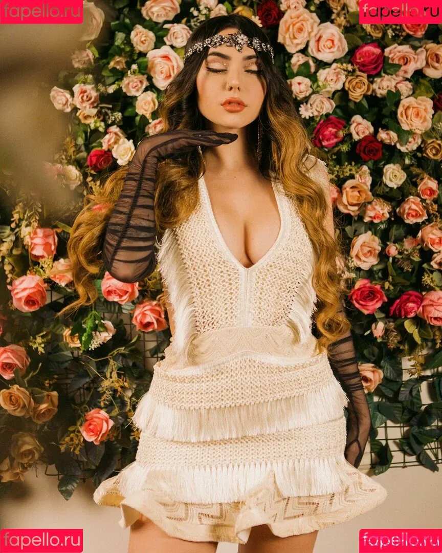 Nyvi Estephan Onlyfans Photo Gallery 