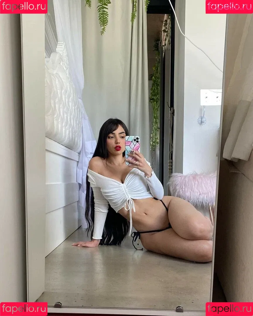 Nyvi Estephan Onlyfans Photo Gallery 