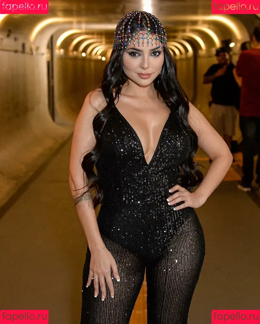Nyvi Estephan Onlyfans Photo Gallery 