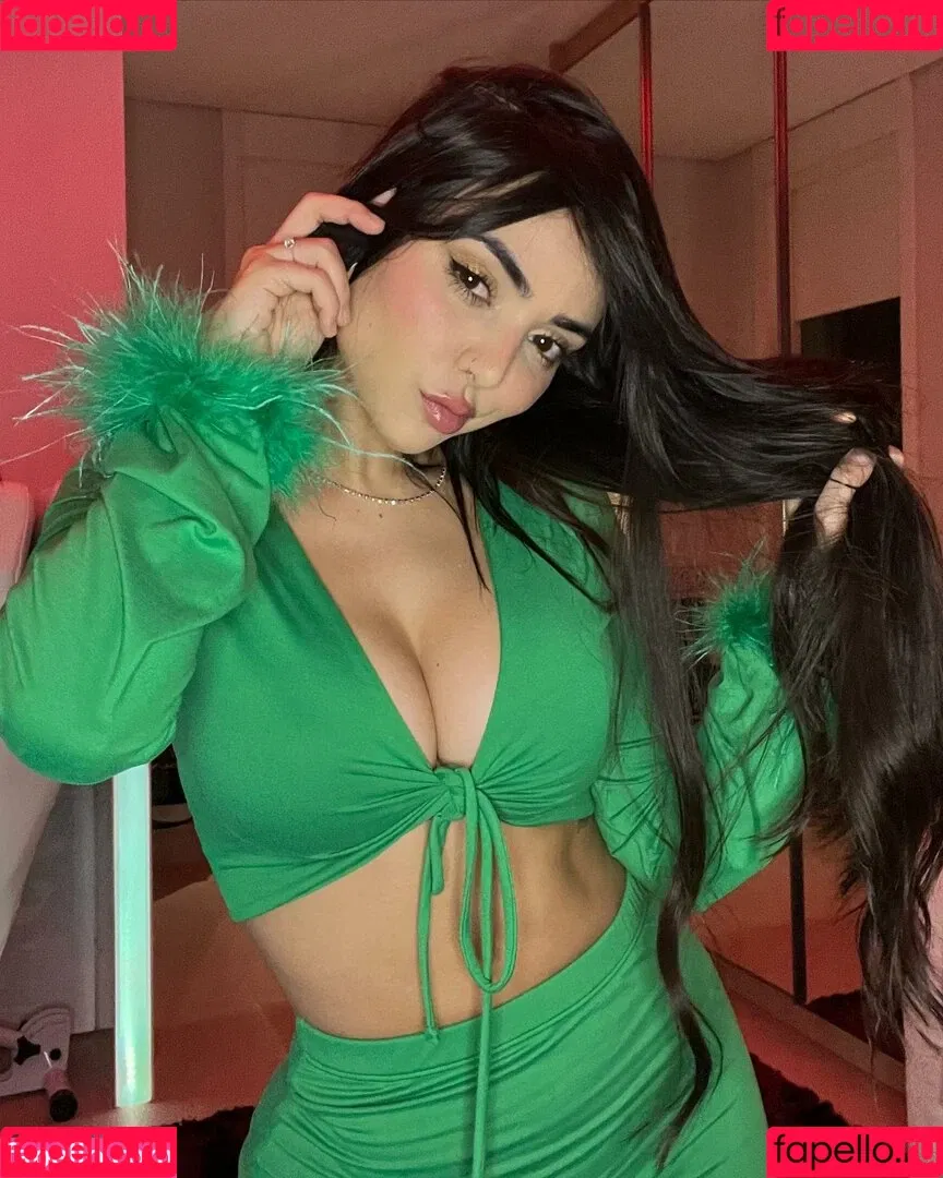 Nyvi Estephan Onlyfans Photo Gallery 