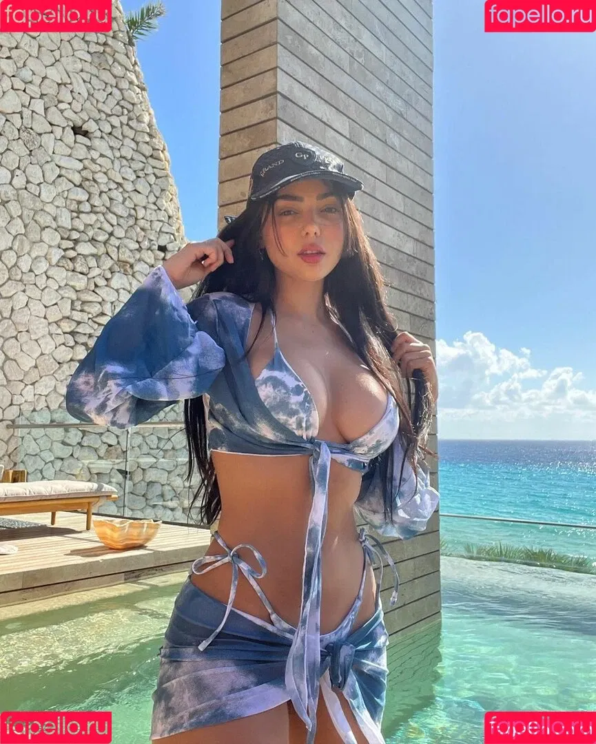 Nyvi Estephan Onlyfans Photo Gallery 